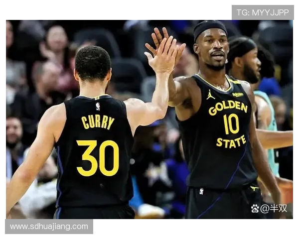 勇士以外线阵容占据优势，轻松斩获27分胜利